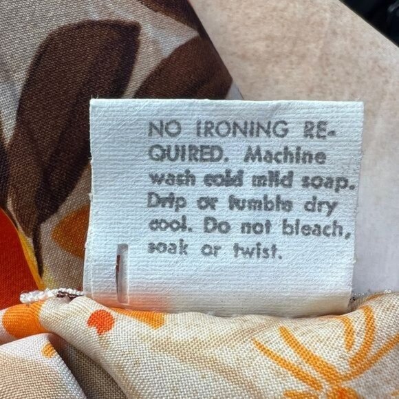 Diane's Honolulu Floral Hawaiian Shirt (S) - Picture 6 of 7